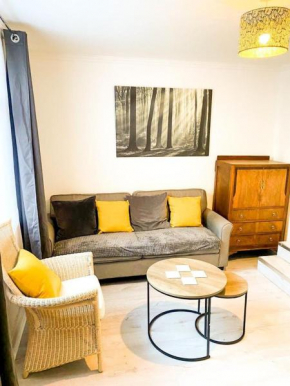 Gravesend 2 Bedroom Flat -2 mins to STN -GF